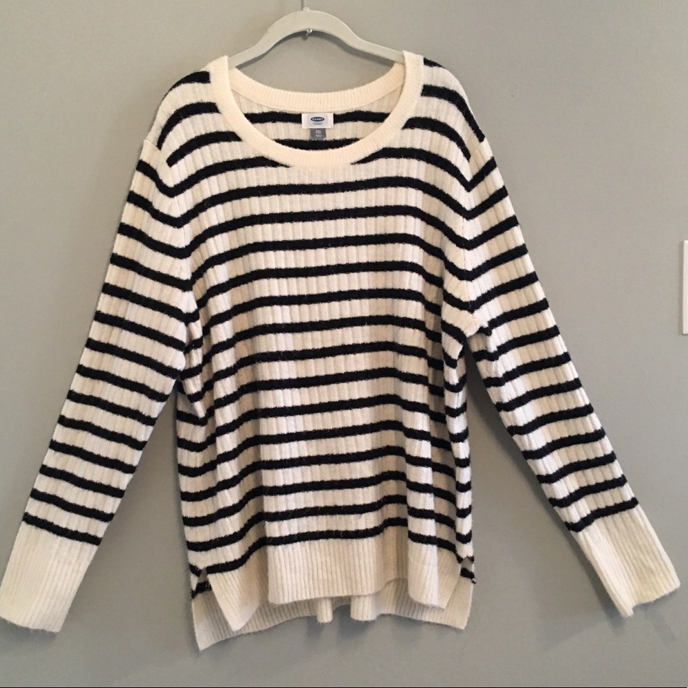 Fuzzy striped sweater! ( lightweight)